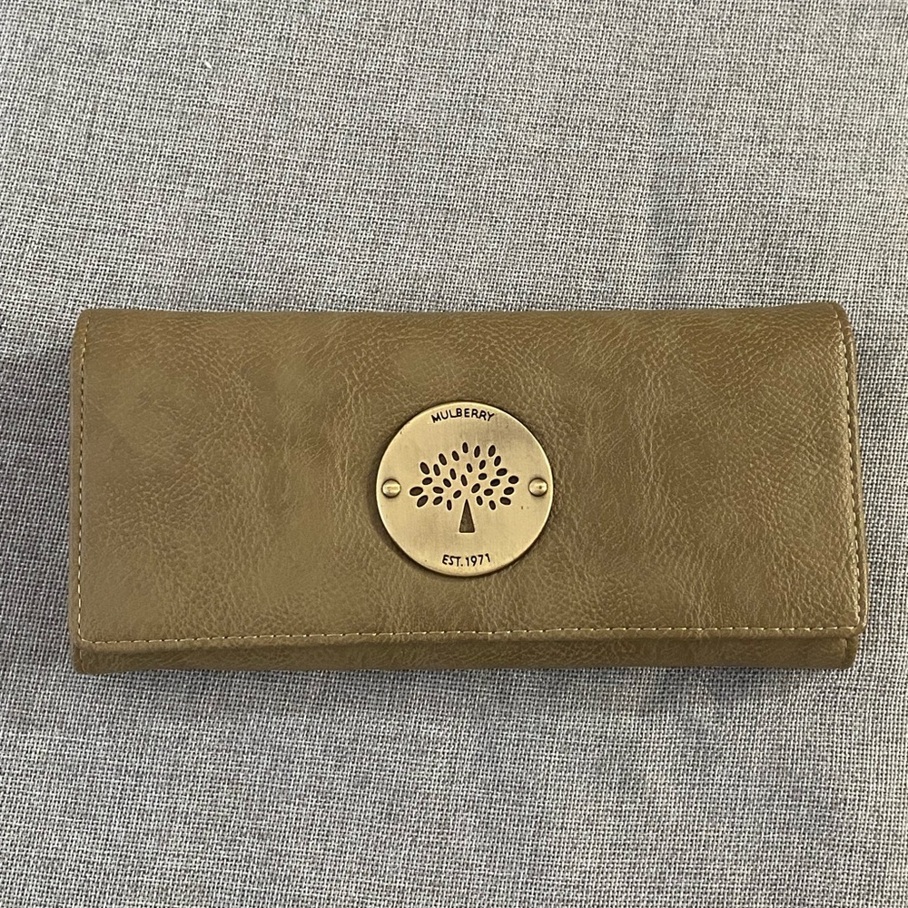 Mulberry Tan Wallet with Gold Emblem